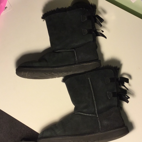 Bailey Bow Uggs - Picture 4 of 7